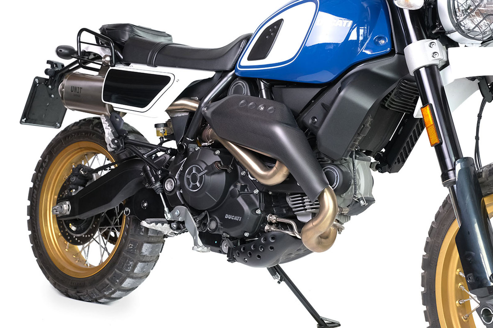 這次的改裝排氣管並沒有加裝觸媒，所以聲浪明顯會大聲許多