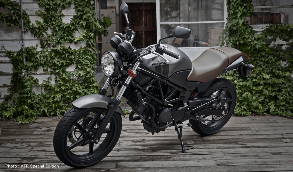 論外觀,HONDA VTR250可以說是家族中的美男子代表