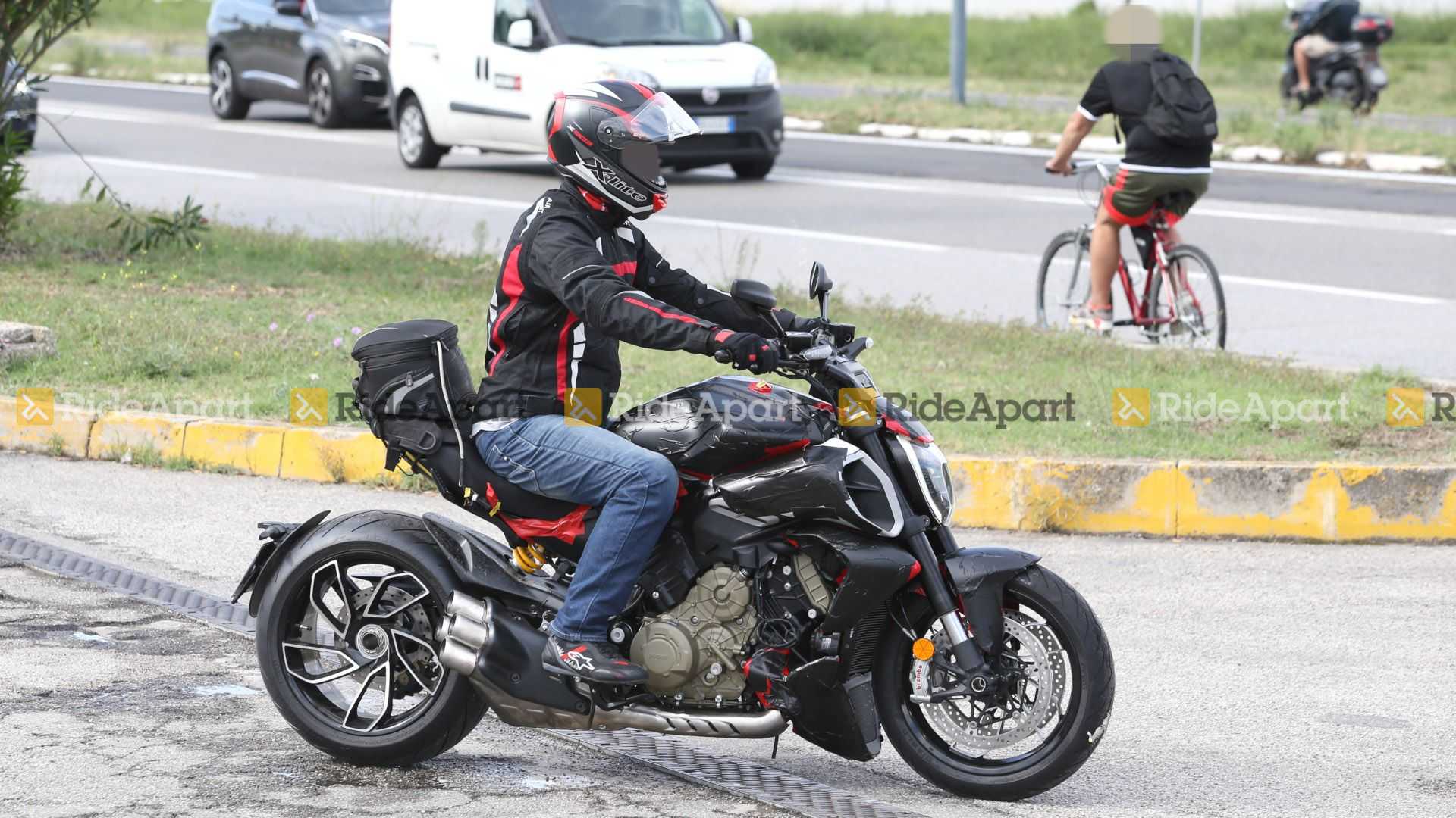 整台車的偽裝程度很低，應該已經進入最終測試階段