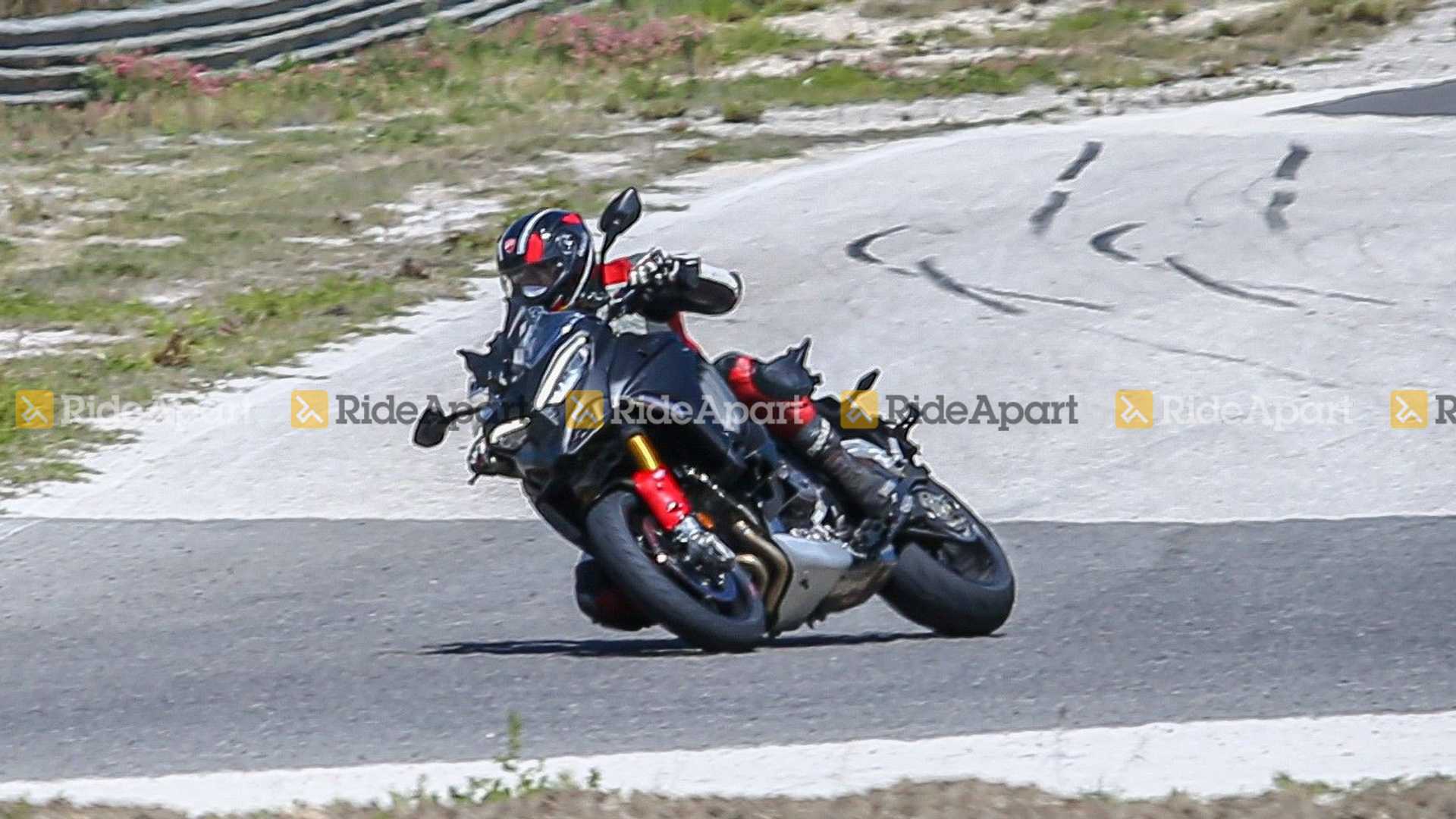 Multistrada Pikes Peak特仕版先前也被捕捉到賽道測試照