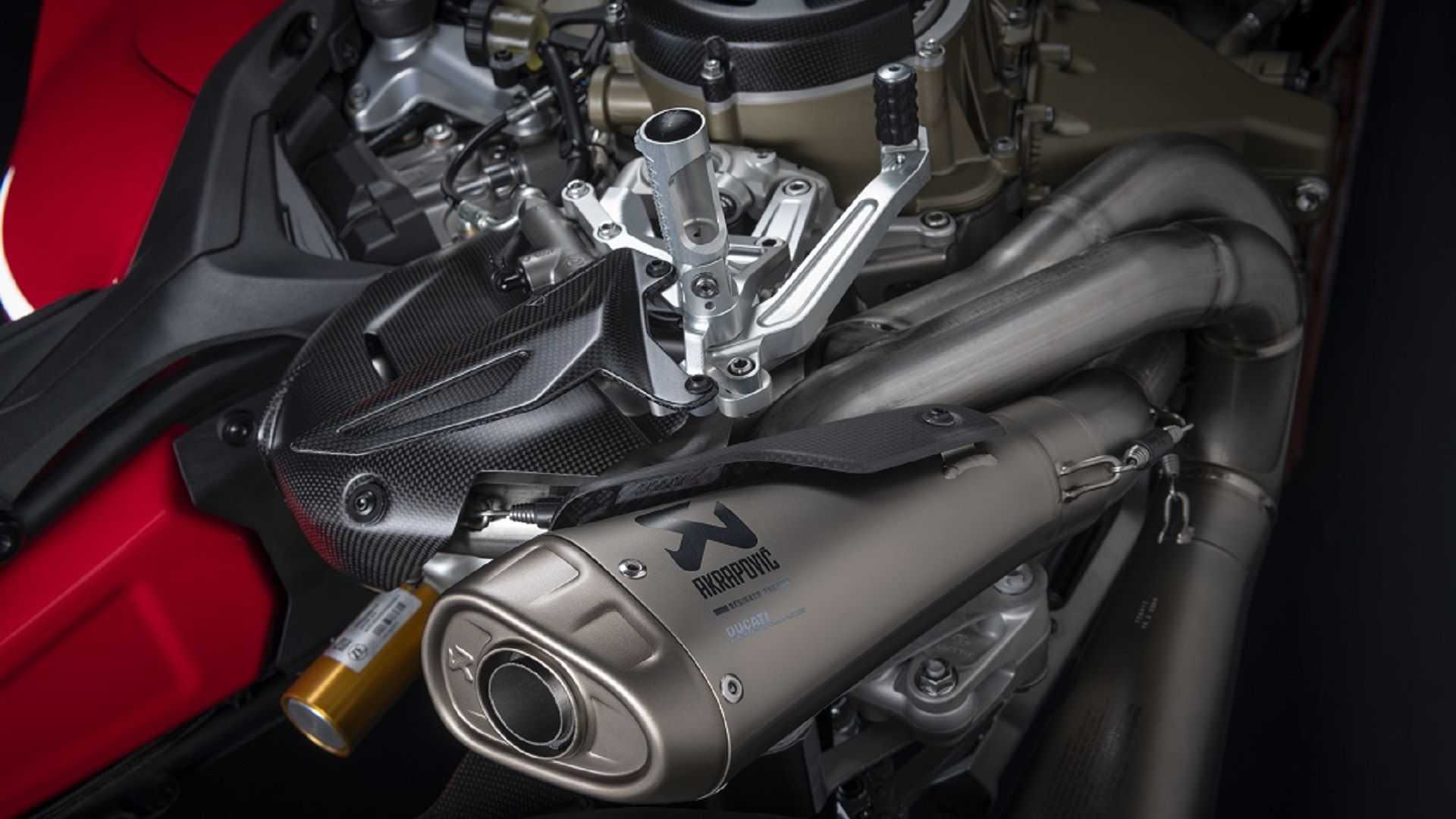 Akrapovič鈦合金賽道管，減重5.4公斤，馬力扭力提升6%