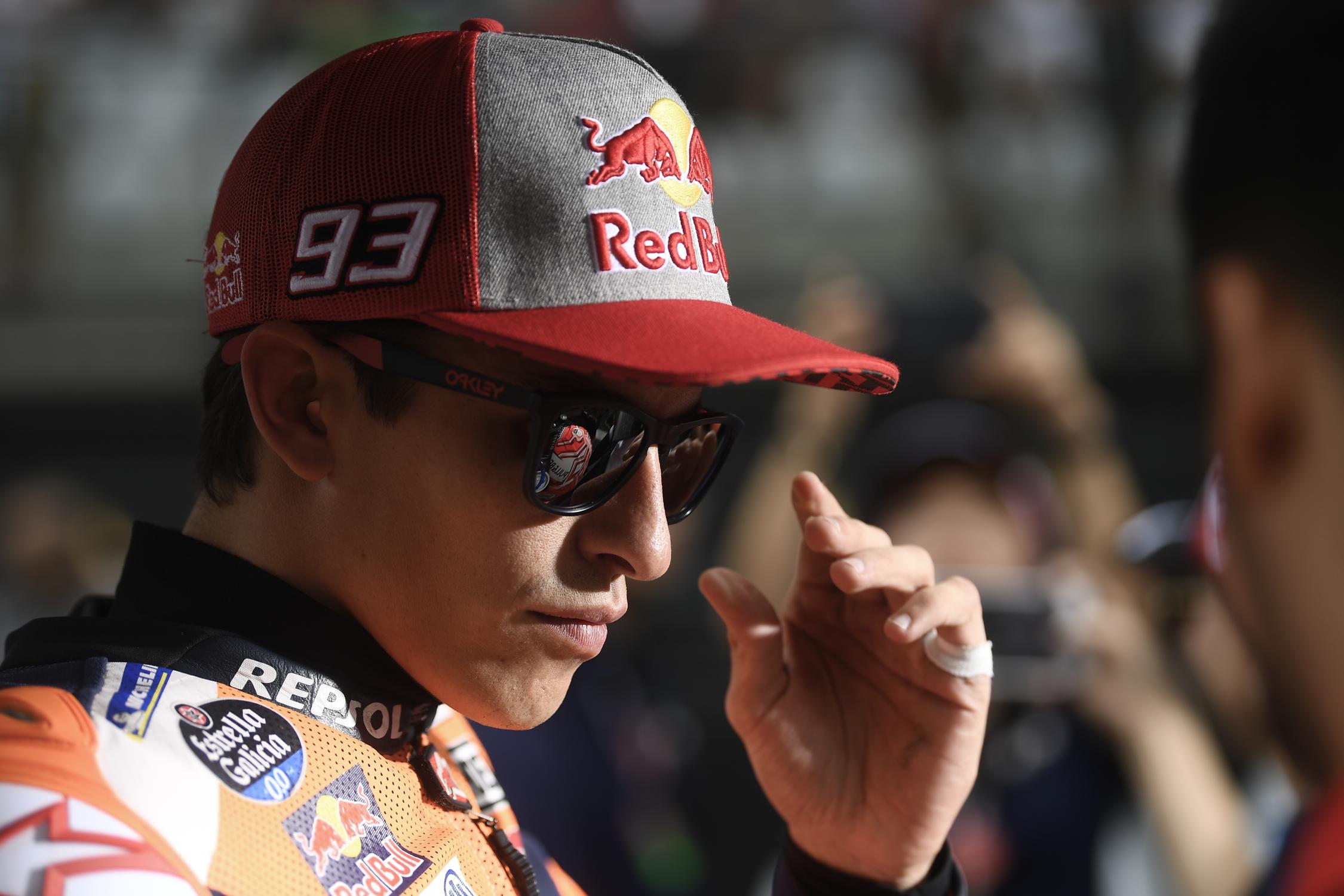 Marquez在最後一彎被Dovi突襲