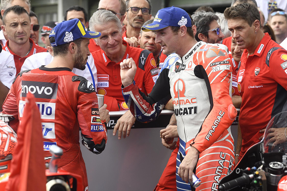 DUCATI就是要油門一敗這樣騎!