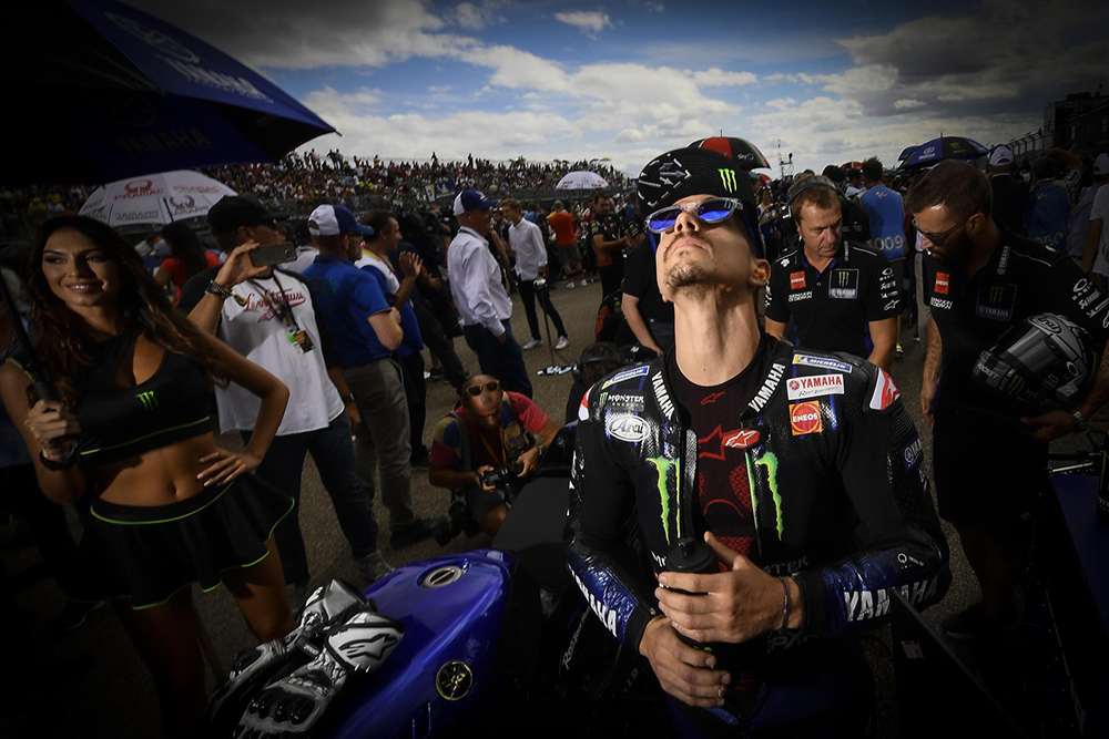 先前也傳出DUCATI有意在2021年極力挖角Maverick Vinales,希望能藉由這位西班牙車手的天賦,幫助DUCATI擊敗HONDA與Marquez的組合