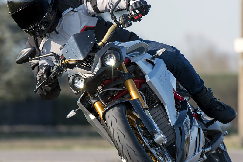 Energica EVA是該公司旗下的電動街車