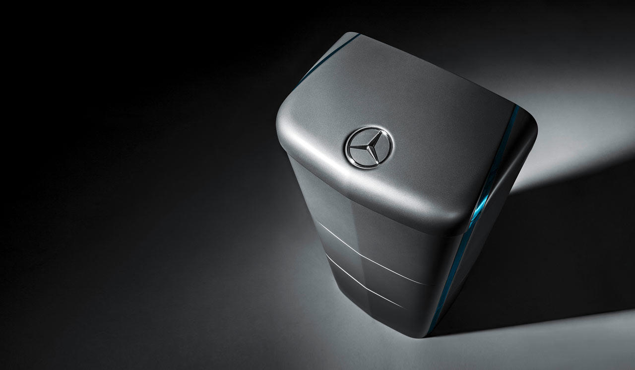 Mercedes-Benz開發出一套家用的電力儲存模組,使汽車的電能科技能廣泛應用