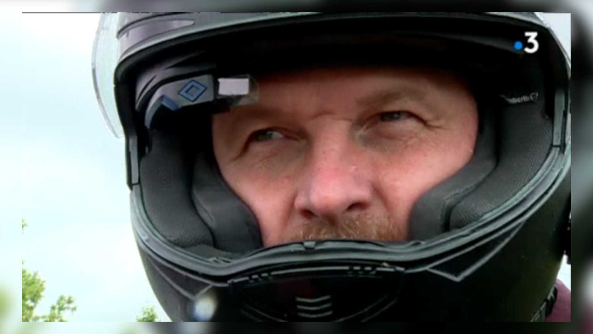 目前EyeRide似乎僅有右眼的投影裝置,左眼或雙眼套件目前尚未公布