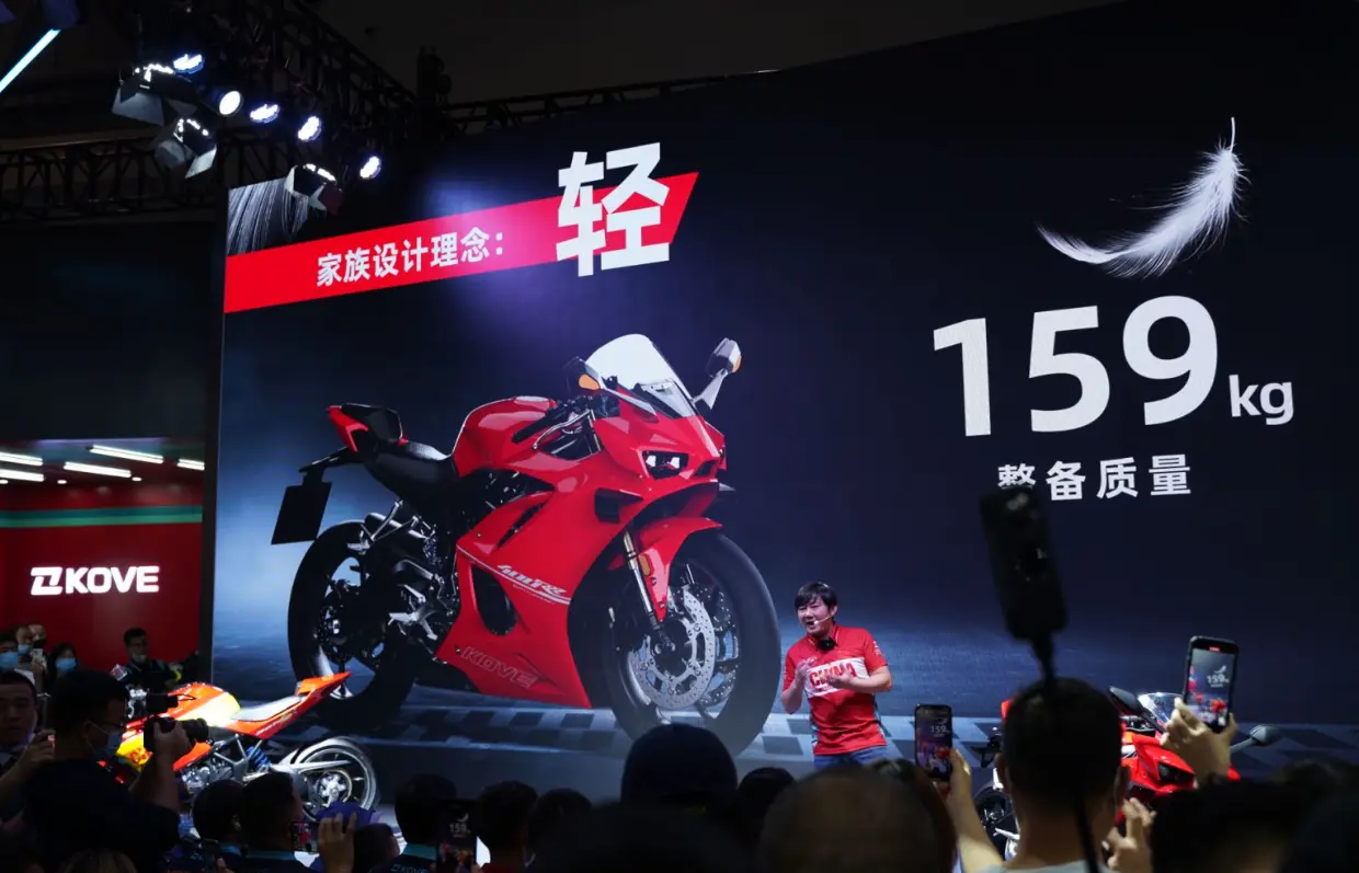 399c.c.四缸引擎有67HP馬力和36Nm扭力，車重更僅有159公斤