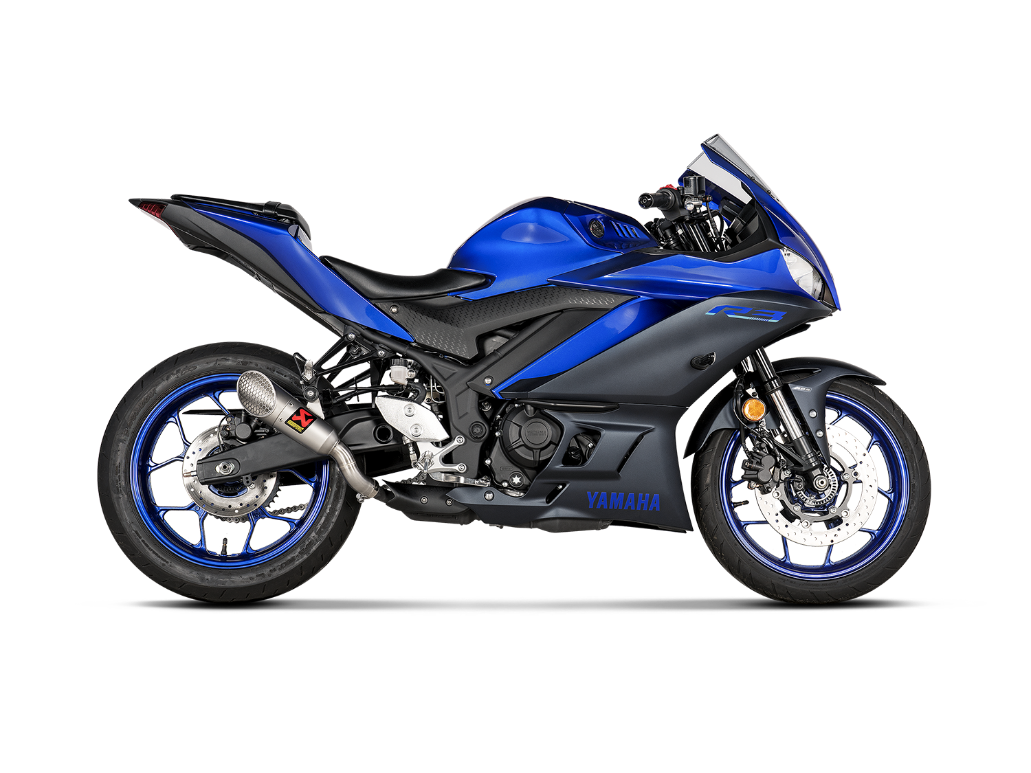 Akrapovič的改裝排氣管能提升0.6HP馬力和0.5Nm扭力,並減輕2公斤重量,但只能在賽道上使用!