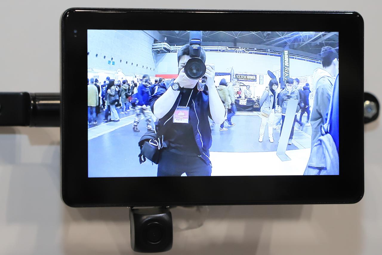 標配有倒車顯影鏡頭,但沒有錄音功能,不能作為行車記錄器使用較為可惜