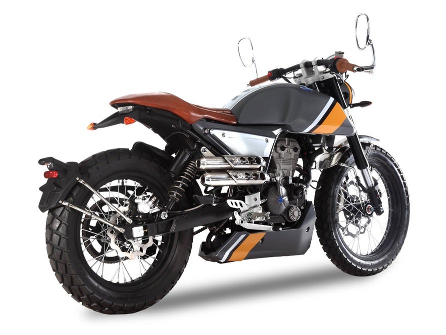 最近有間義大利廠牌悄悄地加入輕檔車戰局,那就是FB MONDIAL 與他們的HPS 125 ,雖然名字感覺陌生,但其實這間歐洲品牌大有來頭