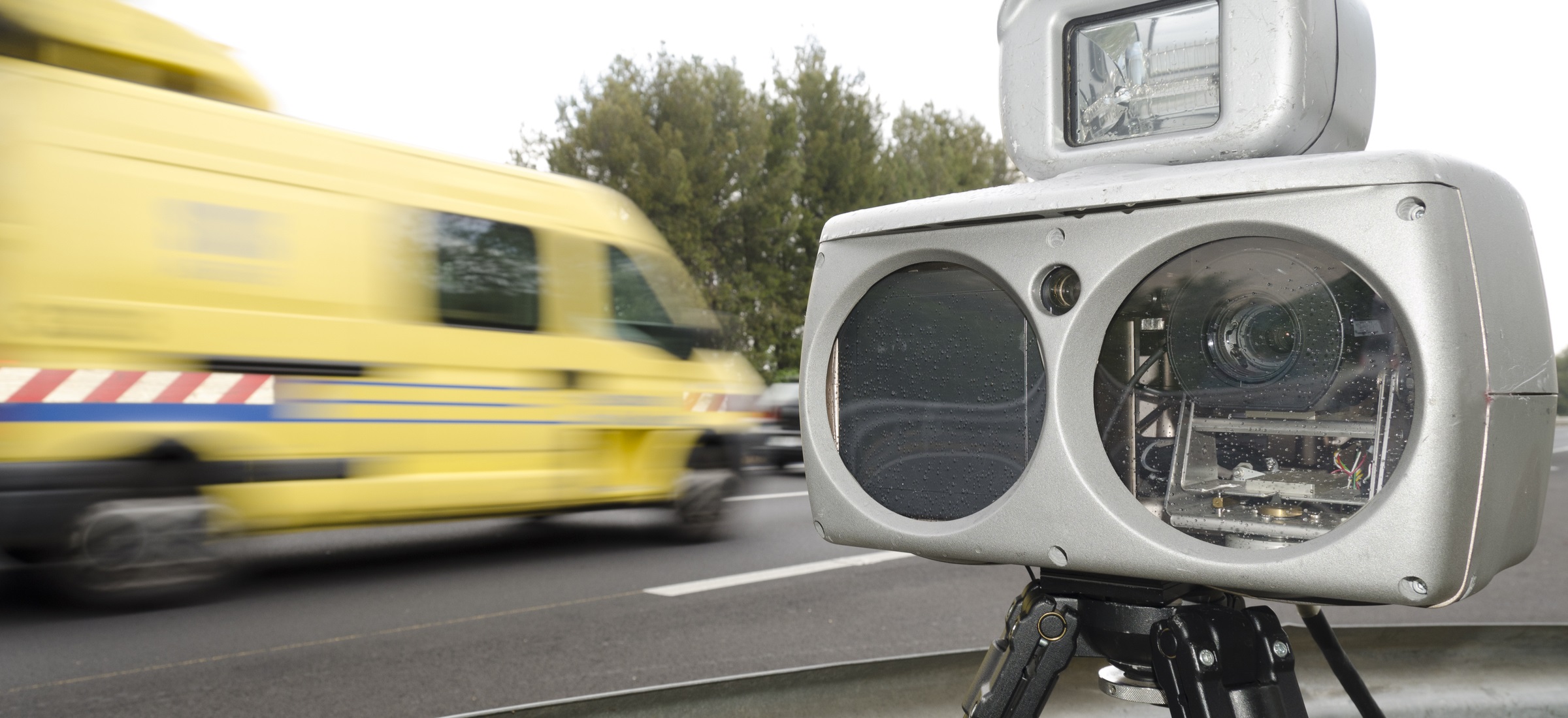 相機前急煞、相機後再加速的行為反而造成更多行車風險，西班牙將導入輔助雷達偵測，擴大測速範圍