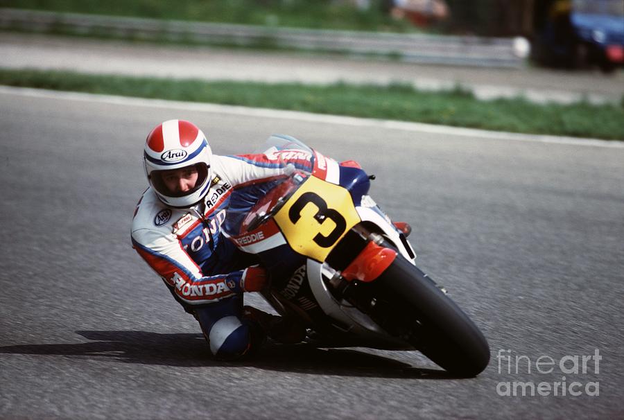 Freddie Spencer騎著HONDA NS500在1983年成功拿下第一座二行程的WGP冠軍