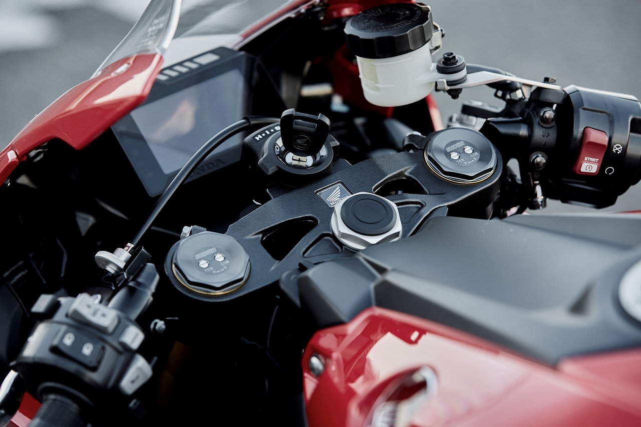 CBR1000RR對於電控輔助系統著墨甚深