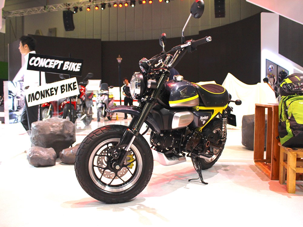 Monley 125 Concept拉高的前土除和兩用胎帶出一股Scrambler 風格,讓人很想騎著它去走一些林間小路或非鋪裝道路