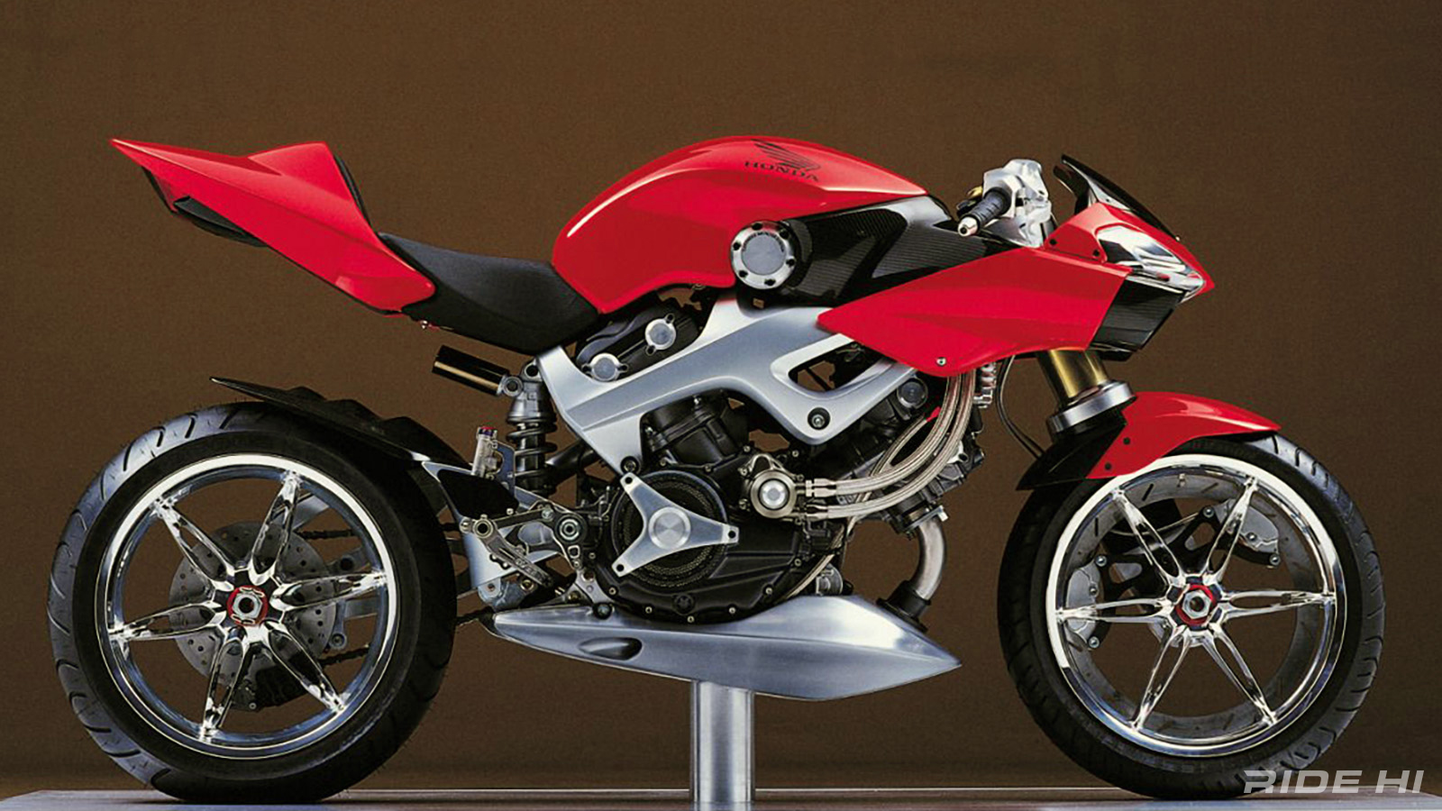 2001年東京車展上,Honda美國研發部門帶來的XAXIS概念車!