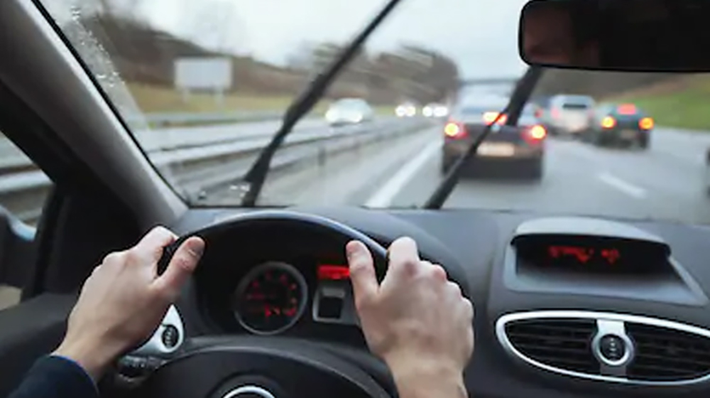 不論如何，專心開車或騎車才能夠有效降低事故的發生機率