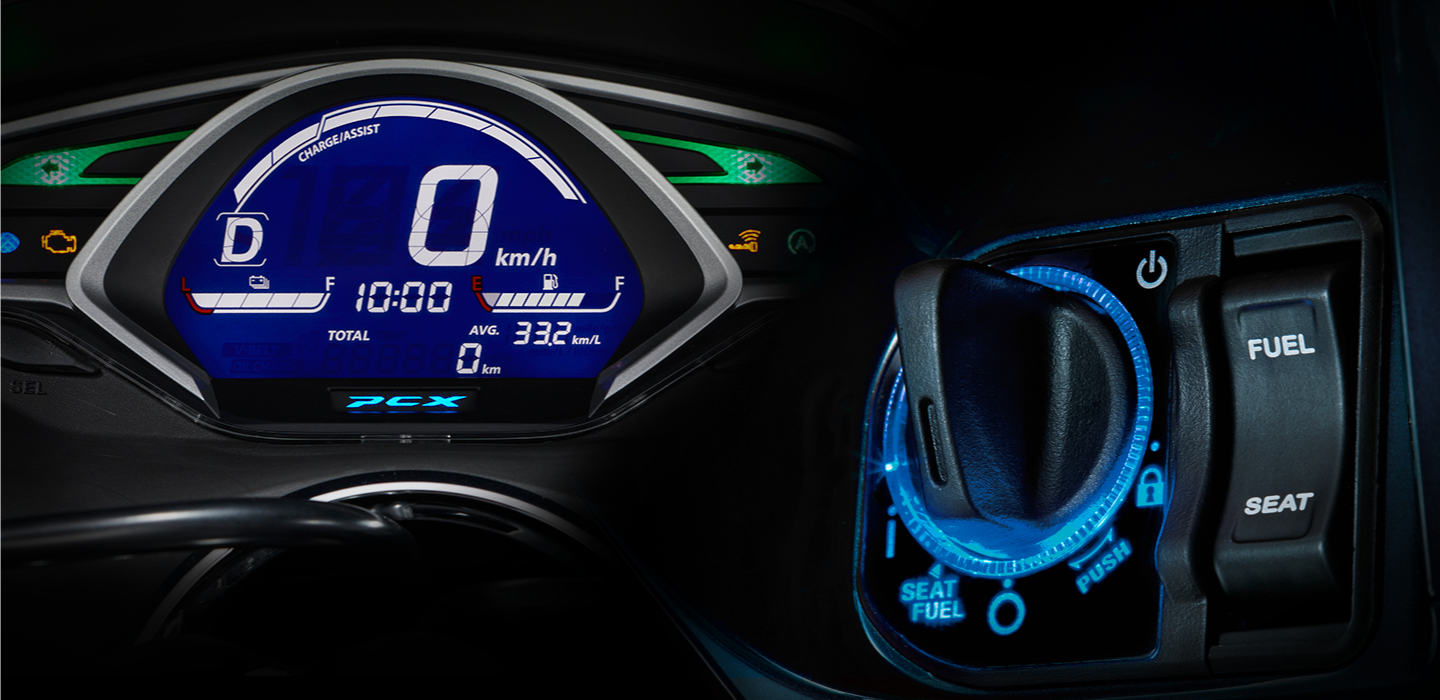 PCX Hybird擁有強調省油舒適的D模式與增加性能的S模式，並且可以在行駛中進行切換