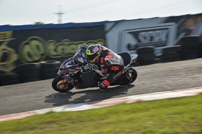 JET SL全新水冷引擎除了能給予更強大的動力性能,更能在高強度的賽事中維持良好的引擎工作溫度,避免發生引擎動力熱衰竭的現象。