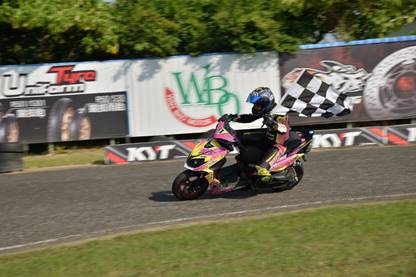 分別由D1、D2組的前3名組成的D組王者決定戰,李志祥選手為觀眾帶來了一場精采的攻防戰,並逐漸拉開距離拿下冠軍