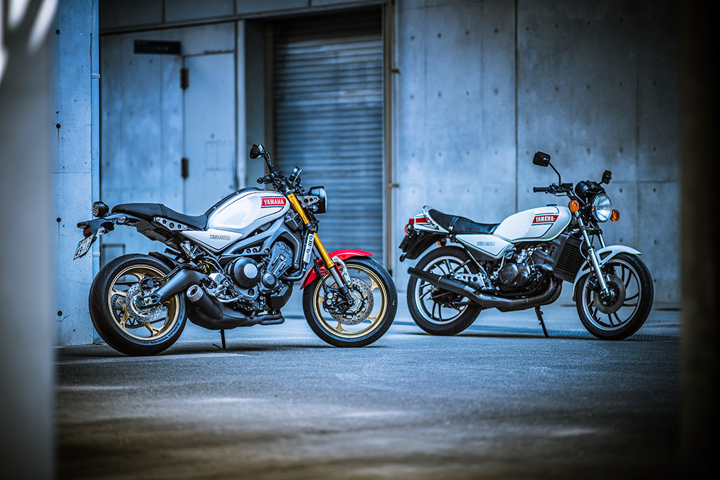 去年九月針對旗下四車款推出的Authentic 復古經典彩繪套件,XSR900 的版本則擁有來自經典名車的專屬設計