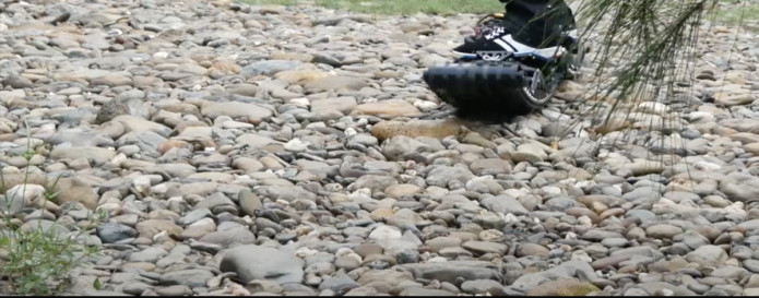 Ungoverned Powerboard推出使用履帶設計的電動滑板