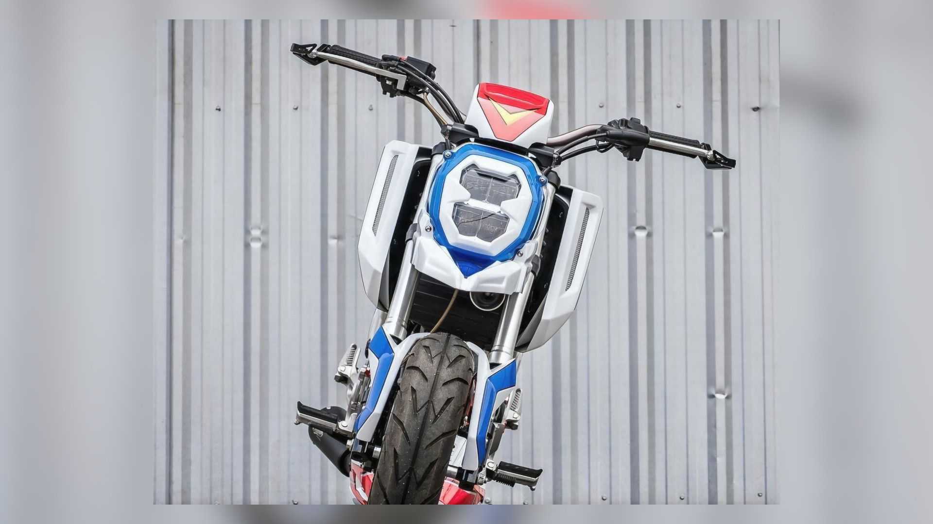 車頭正面看上去頗有鋼彈臉部的感覺