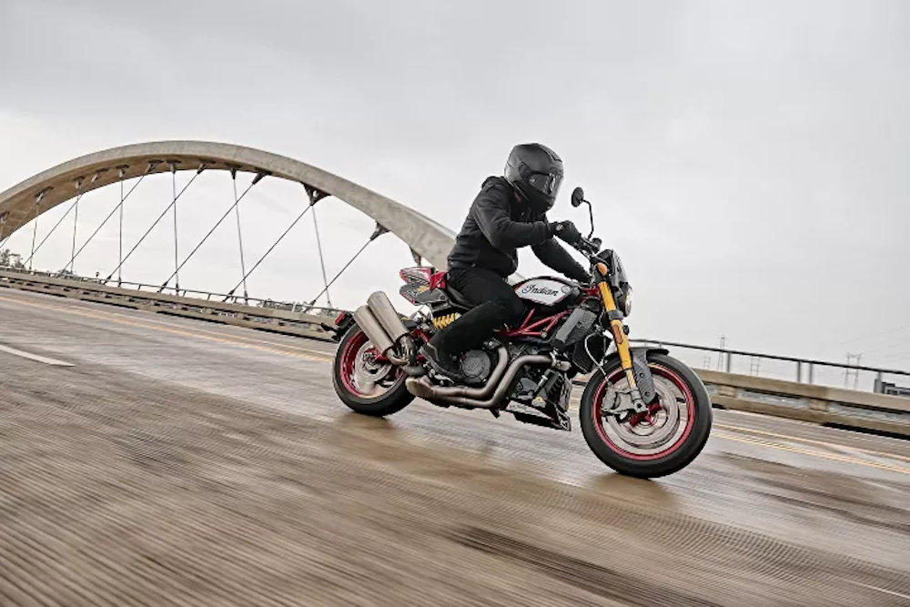 採用2023年推出的Indian FTR R Carbon版本作為基礎打造