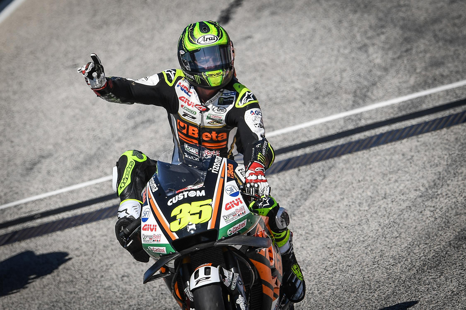 香蕉哥Cal Crutchlow明年也將會與中上一同為LCR Honda車隊出戰