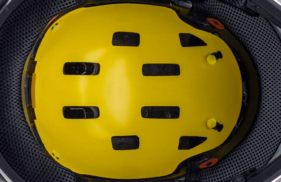 最新的MIPS BPS具有直接安裝在EPS上的橡膠錨,確保碰撞後回復至原始位置