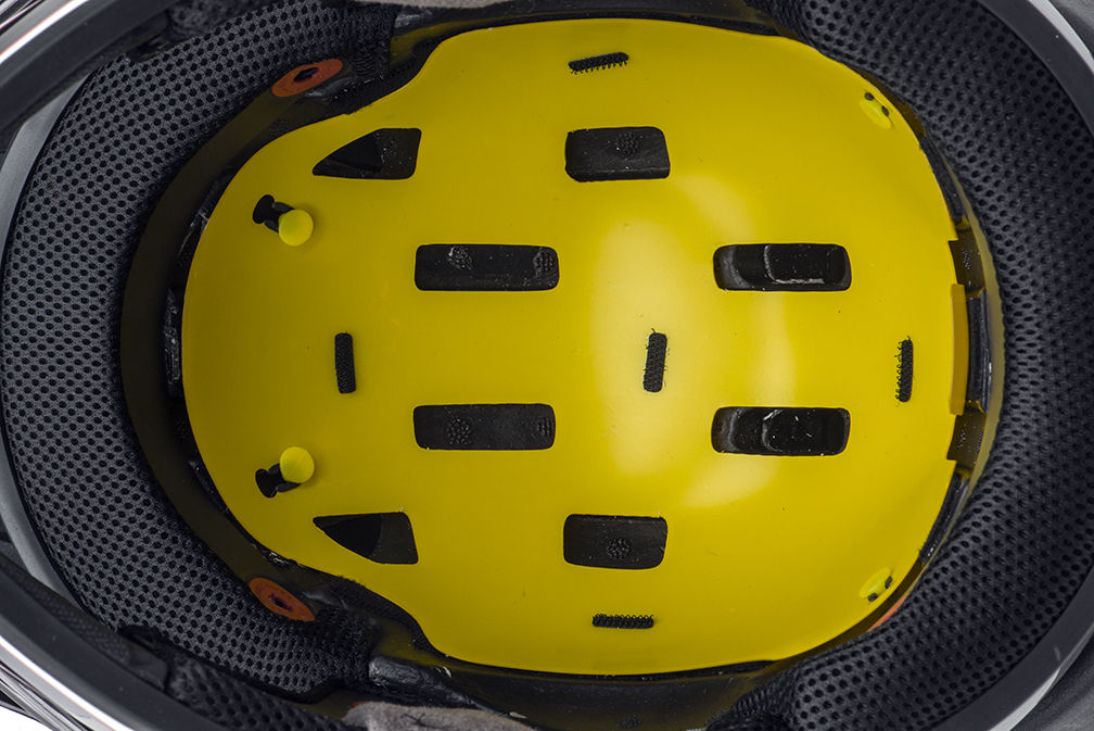 BELL MIPS抗震系統裝置在內襯頭部位置