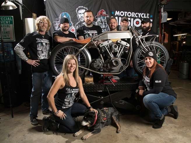 從零開始的打造出一輛藝術品等級的手工車,那種相互扶持的製作過程以及完成之後的成就感,都是這些飽受PTSD老兵們的治病良藥!