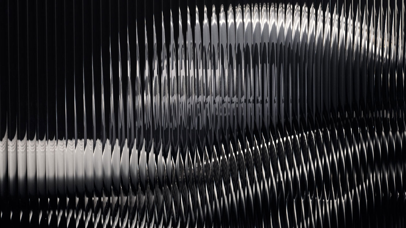 儘管經過特殊處理，但還是能隱約看出一些車輛細節與SPEED TRIPLE 1200 RR極為相似