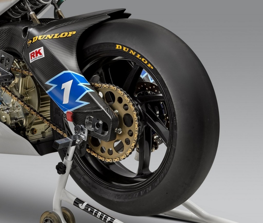 雖然是電動車，神電六的用料跟一般工廠賽車沒有甚麼差異，尤其像是TT ZERO 這種頂級賽事，MUGEN 完全依照世界級比賽的規格來打造，神電六的最大馬力高達160hps！完全推翻一般人對電動車的既定印象