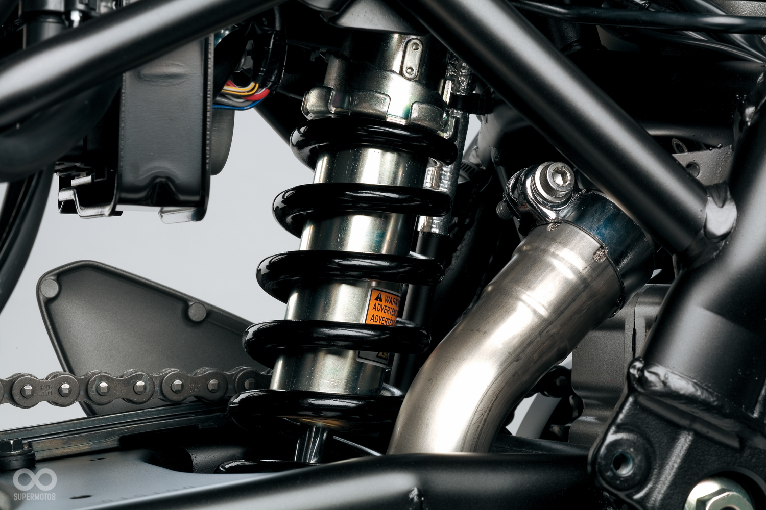 中置預載可調避震器