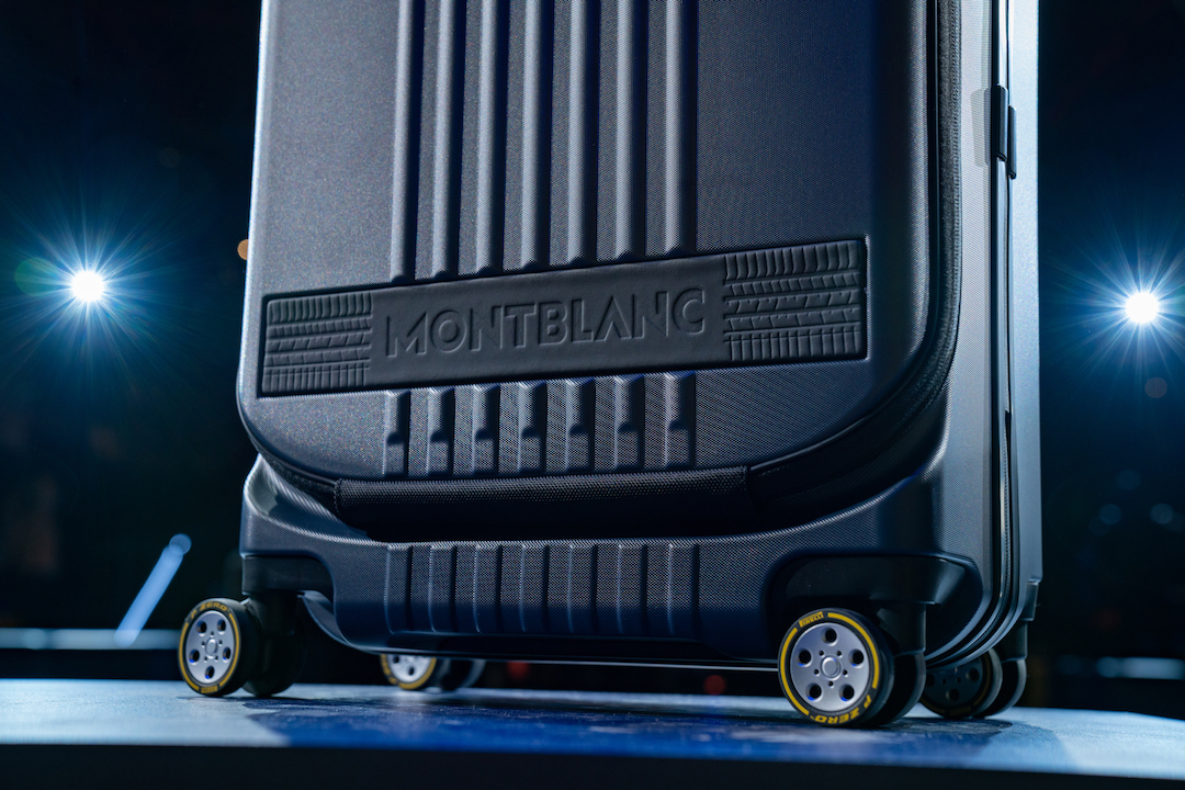 橡膠飾條上擁有輪胎壓紋