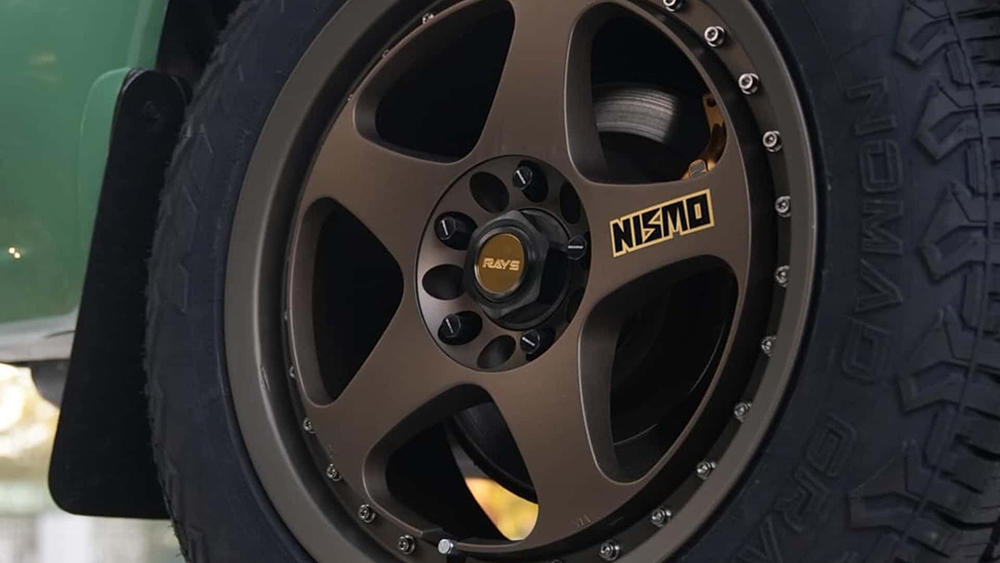 輪框部分採用了Nismo 17吋輪框