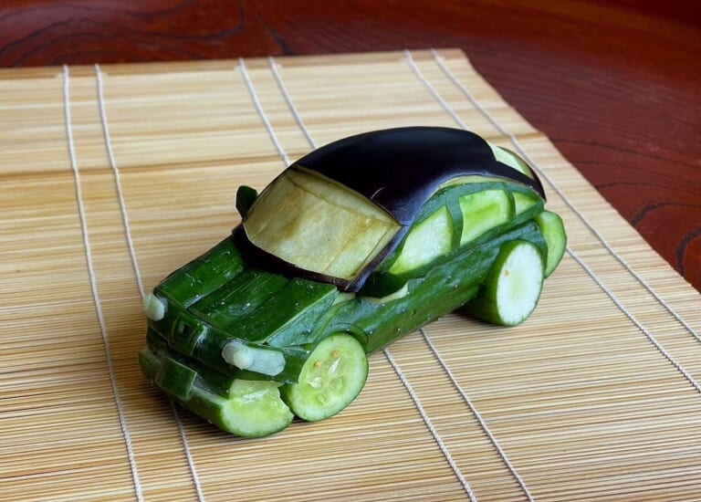 用黃瓜製作的CIVIC精靈馬,看起來相當有趣