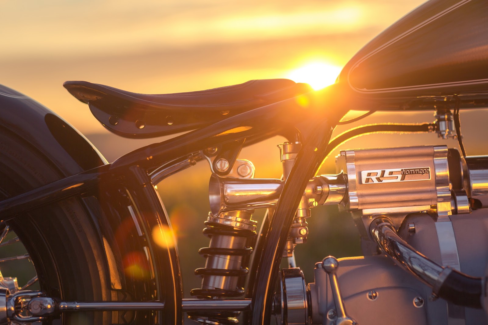 避震器與增壓器由目前的新式製品取代