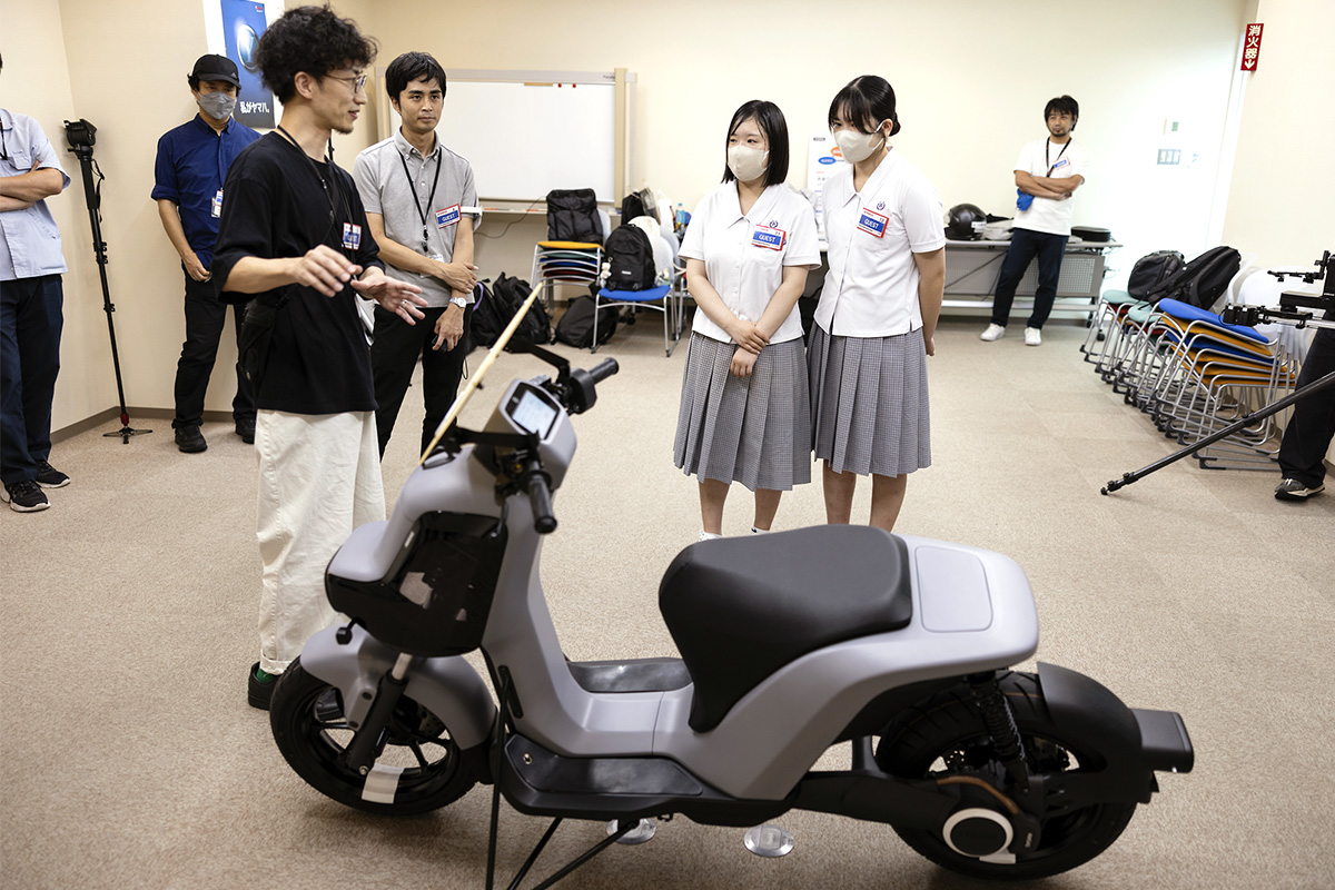 搭載AMSAS低速自動平衡技術的ELOVE電動速克達