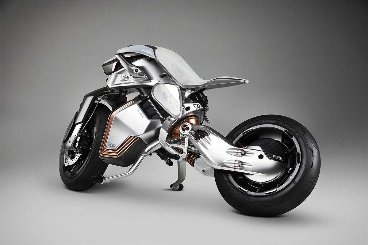 Yamaha Motoroid不只可以自動平衡，甚至能與車主共舞