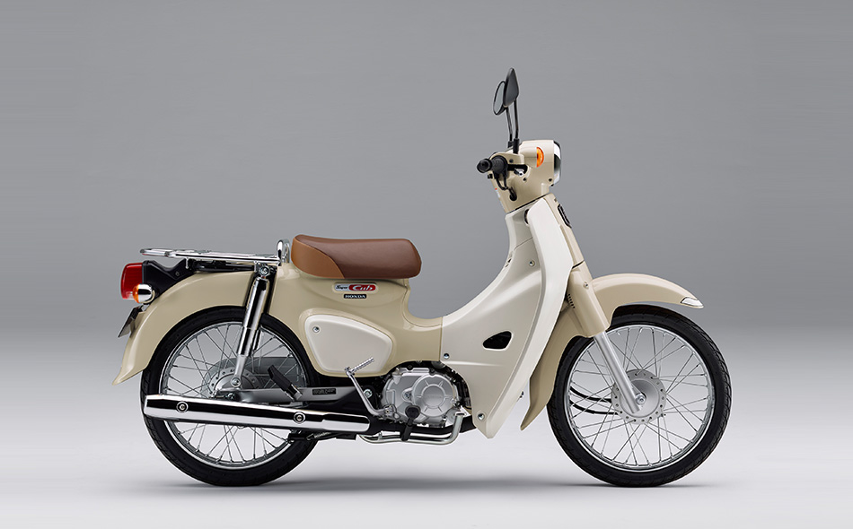 上為Super Cub 50，下方為110 c.c. 版本，兩者的線條都和1958年的初版Super Cub 接近