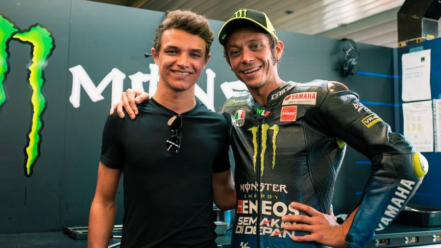 Lando Norris這位F1車手見到自己的偶像Rossi也瞬間化身小粉絲