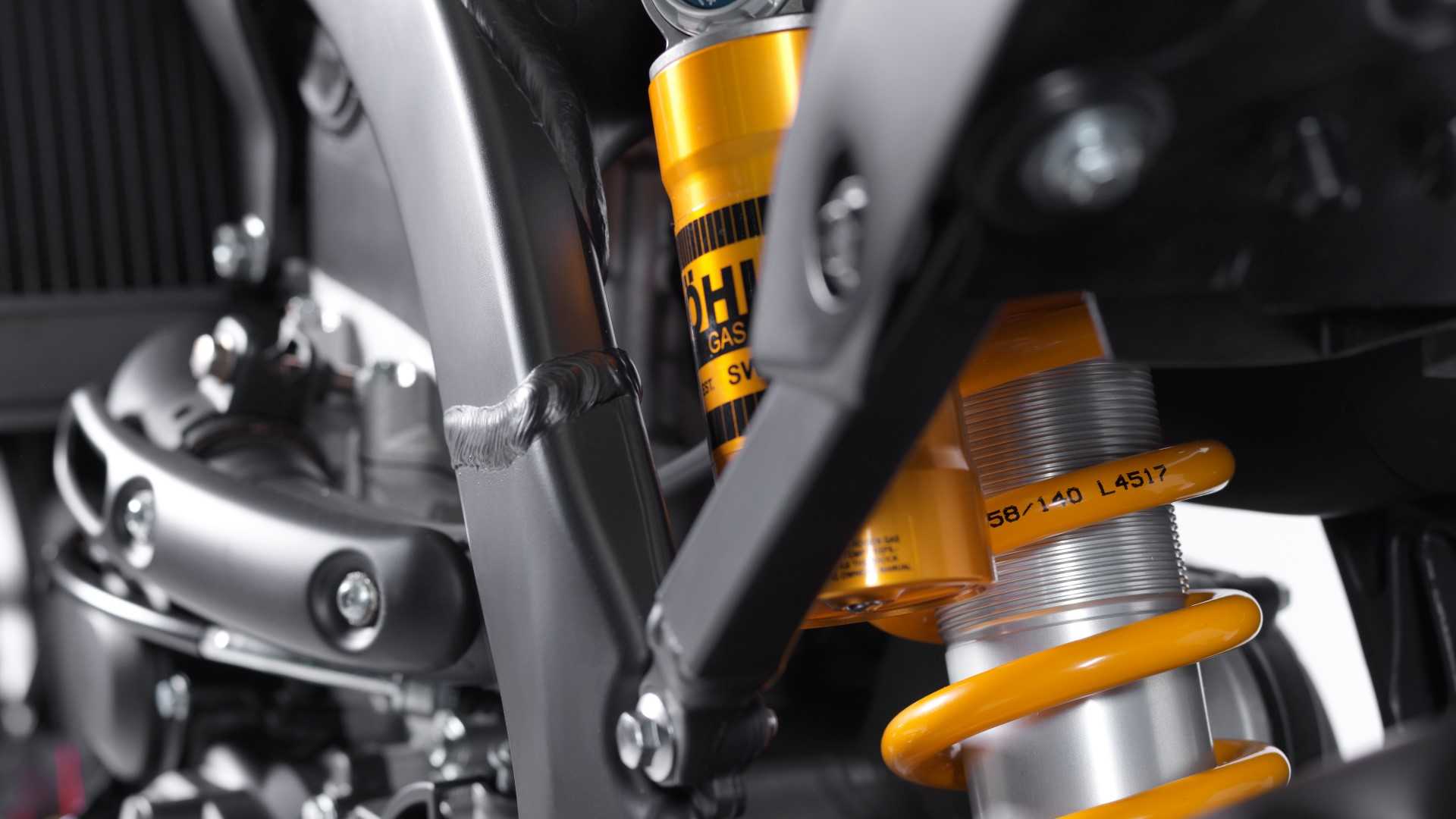 Splice前後避震都採用了Ohlins的產品