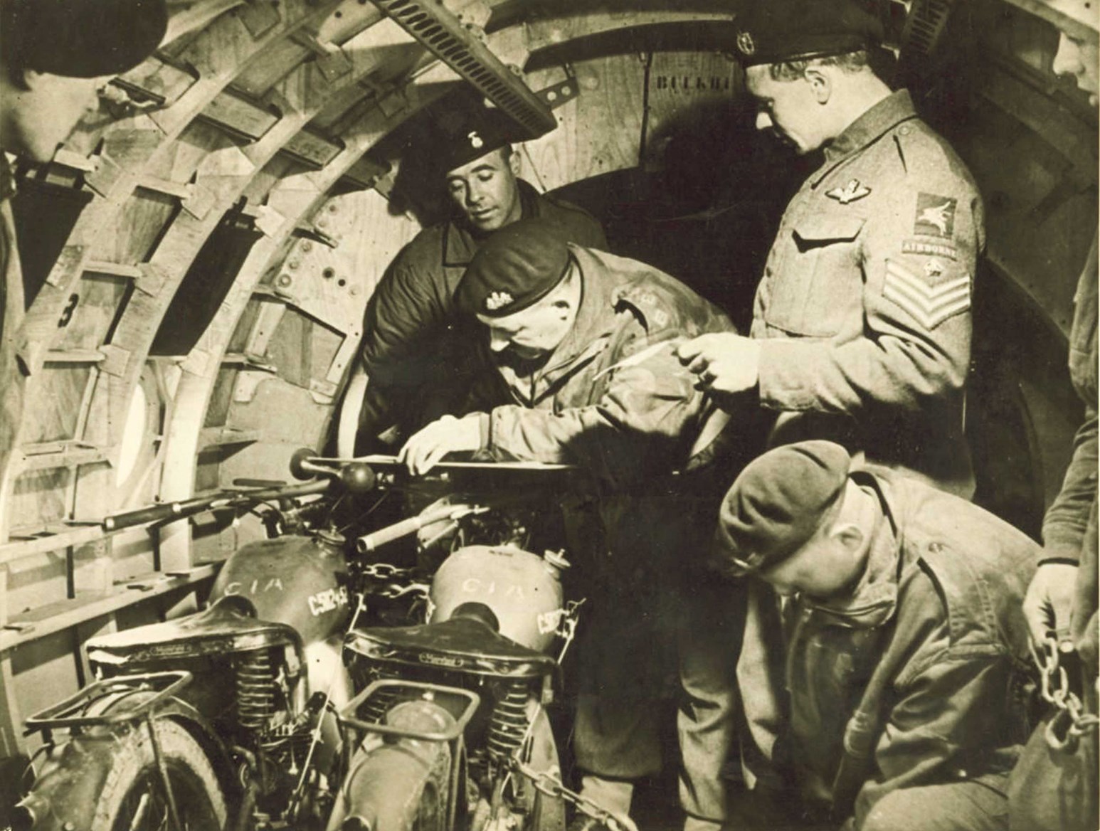 Flying Flea活躍在二次大戰的各大戰場上,伴隨了英國皇家空降團,征戰了多場戰役,讓許多老兵留下許多深刻的回憶!