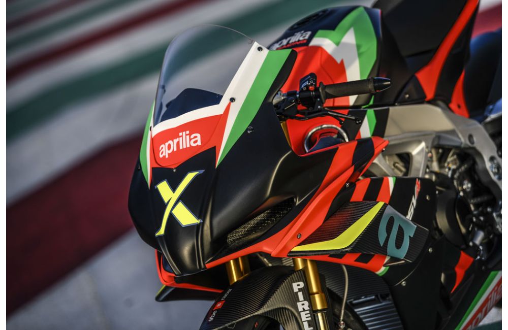 這次的限定版本完全以賽道做升級,直逼MotoGP廠車用料