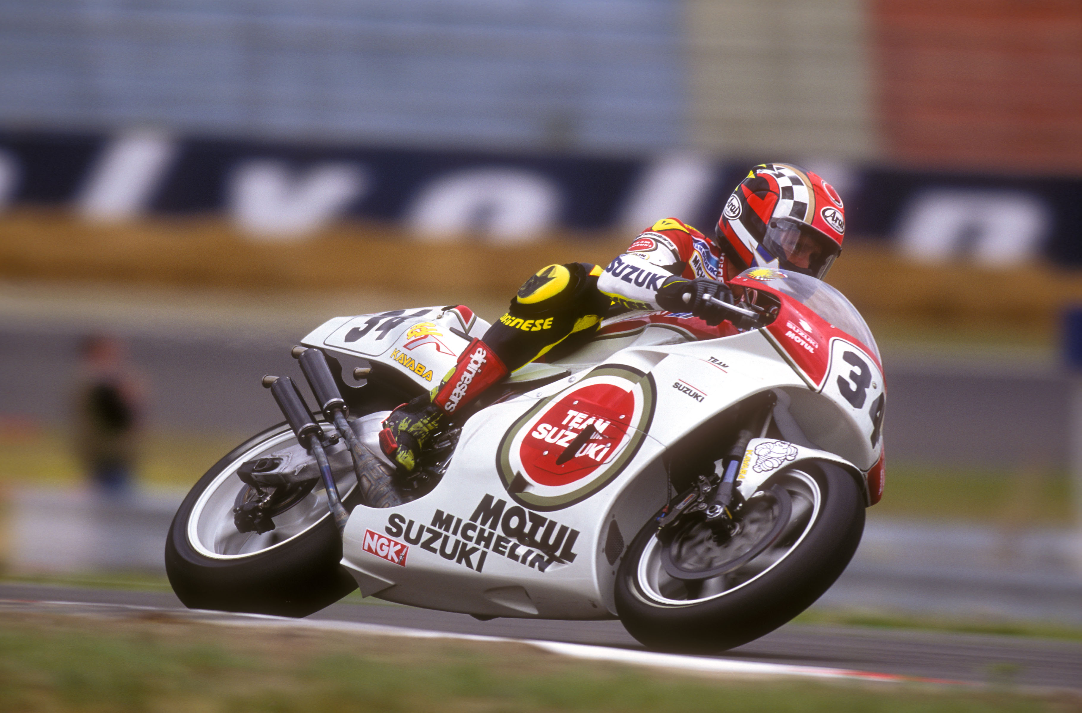GP傳奇Kevin Schwantz 以前比賽時常常摔車,但他卻不怎麼迷信,從不覺得有甚麼瑣碎事物會給他帶來好或壞的影響