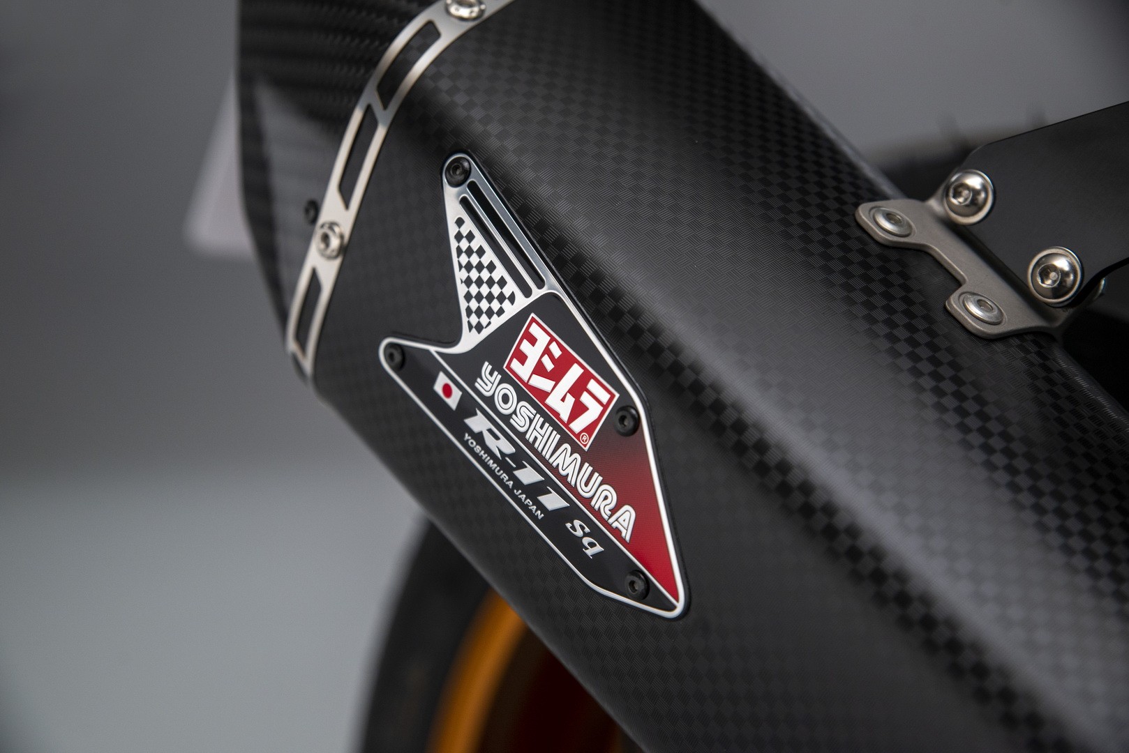 排氣管換上熱血的Yoshimura R11