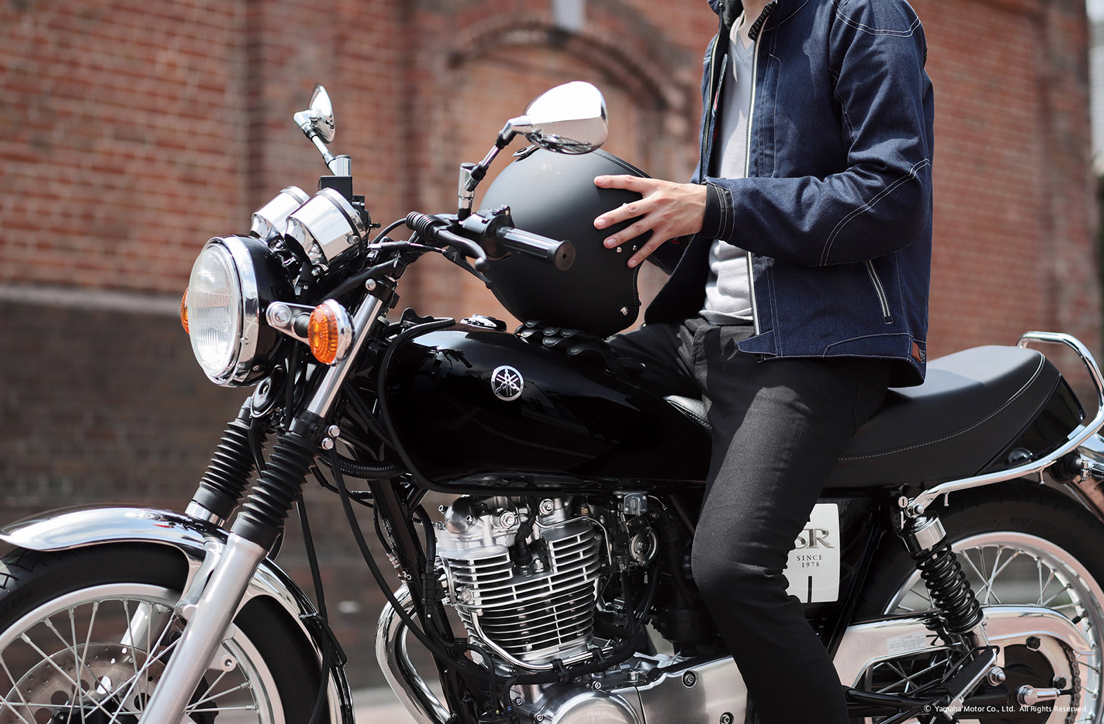 2019 YAMAHA SR400搭載單缸氣冷引擎，最大馬力24ps