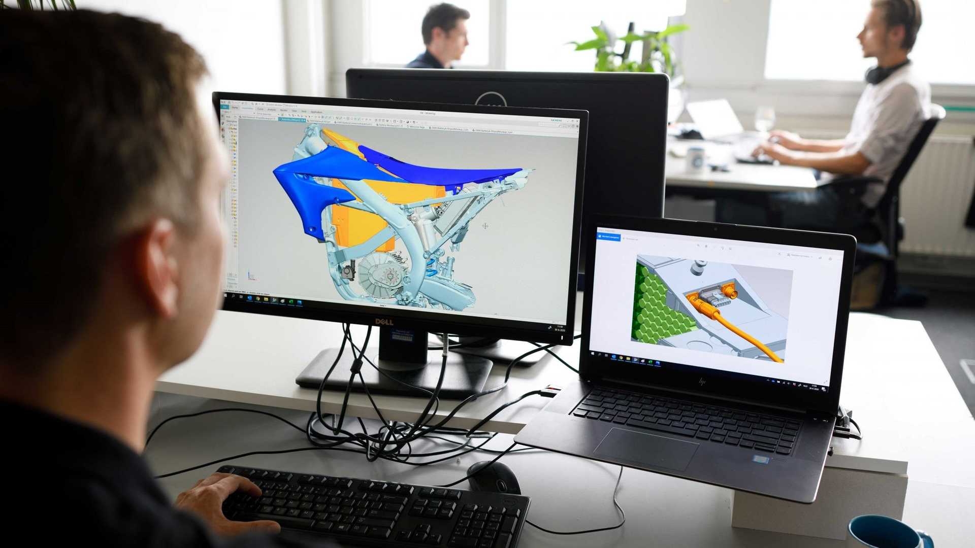 要如何在環抱式車架中塞入支援換電的電池模組,會是一個不小的挑戰